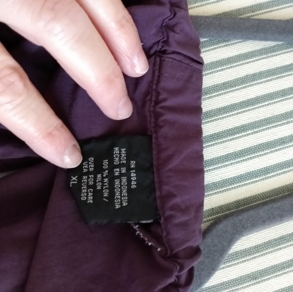 Shorts - Picture 2 of 3